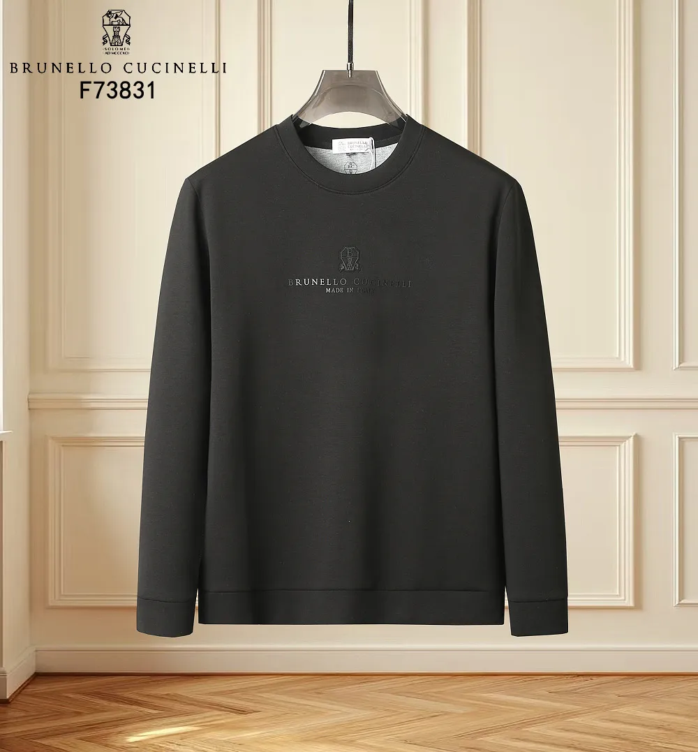 bc 2026 new modal air layer sweatshirt, handsome and fashionable, simple Versatile style. The top-notch printed embossed letter pattern logo on the chest, the cotton fabric is not only stiff and maintains the trendy silhouette, but also comfortable to wear, and the yarn is more delicate, Sizes M-4XL